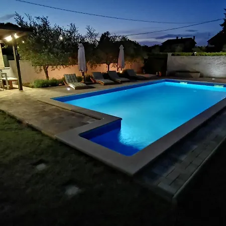 Apartament With Pool Adria
